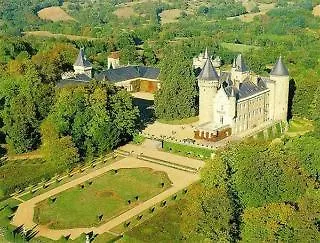 Chateau De Busset Szálloda Busset